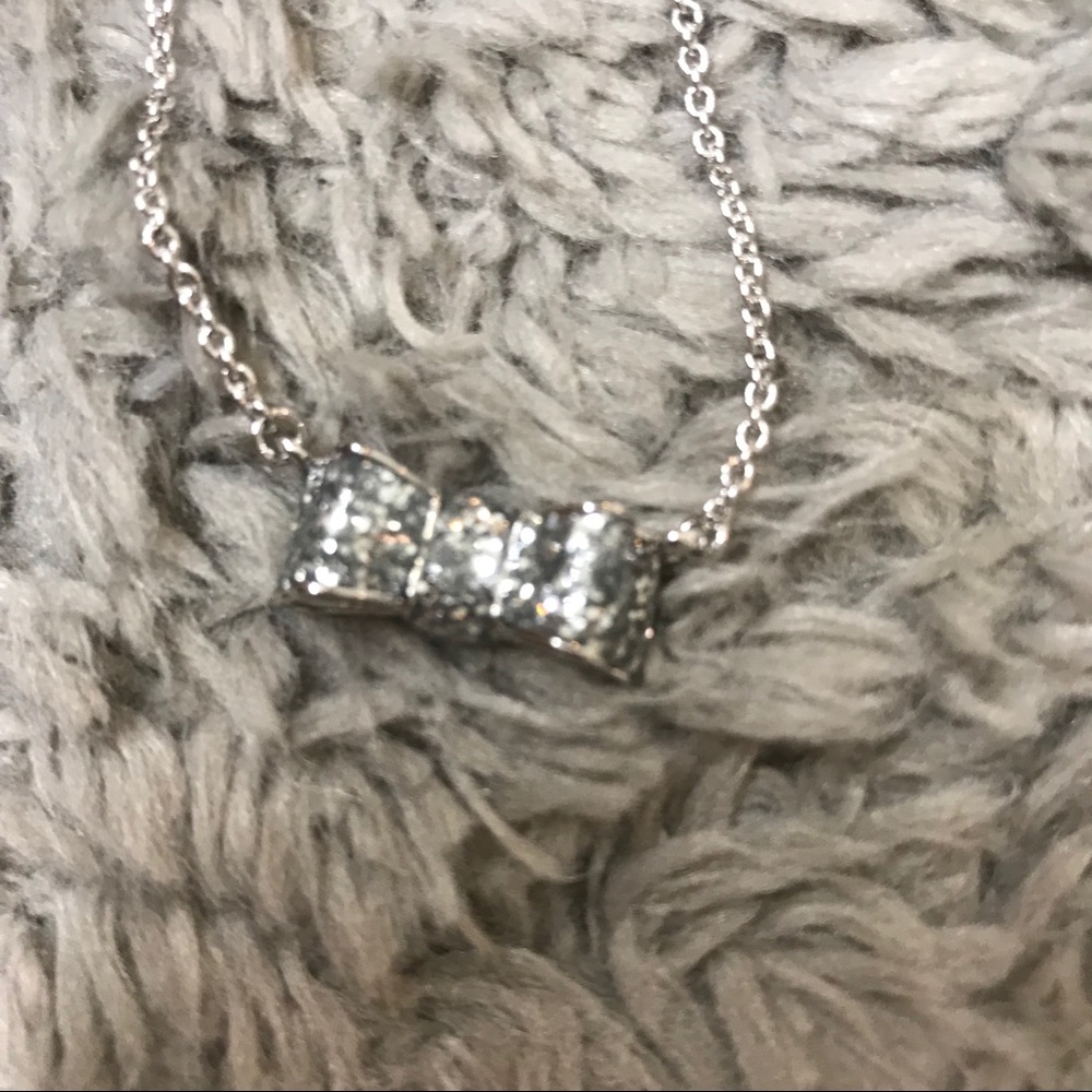 NWT  Kate Spade 16in necklace w/bow.